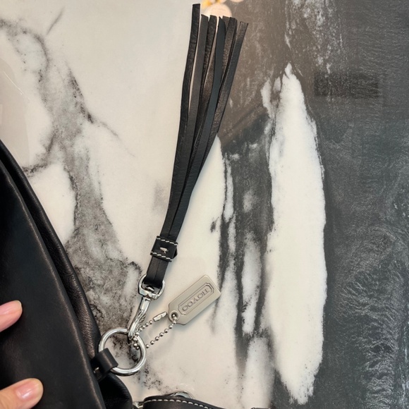 Coach Leather Shoulder or Cross Body Purse Adjustable Strap with Silver Hardware - Picture 9 of 10